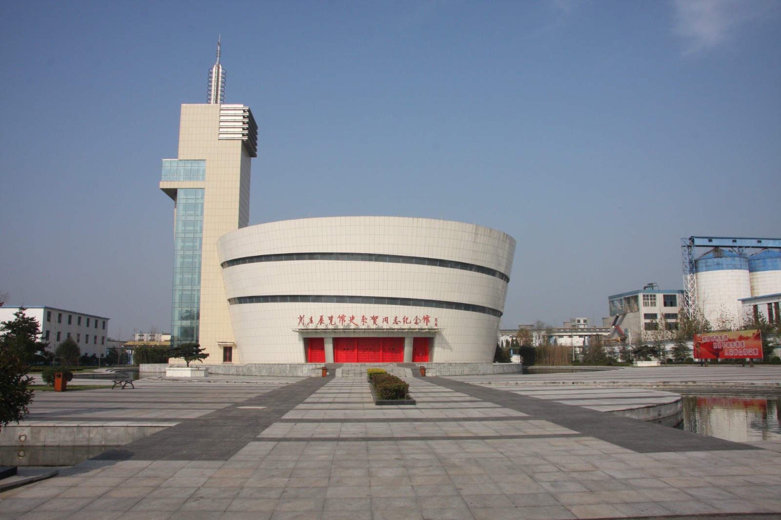 1753429636630056844.jpg 1753429636630056844.jpg